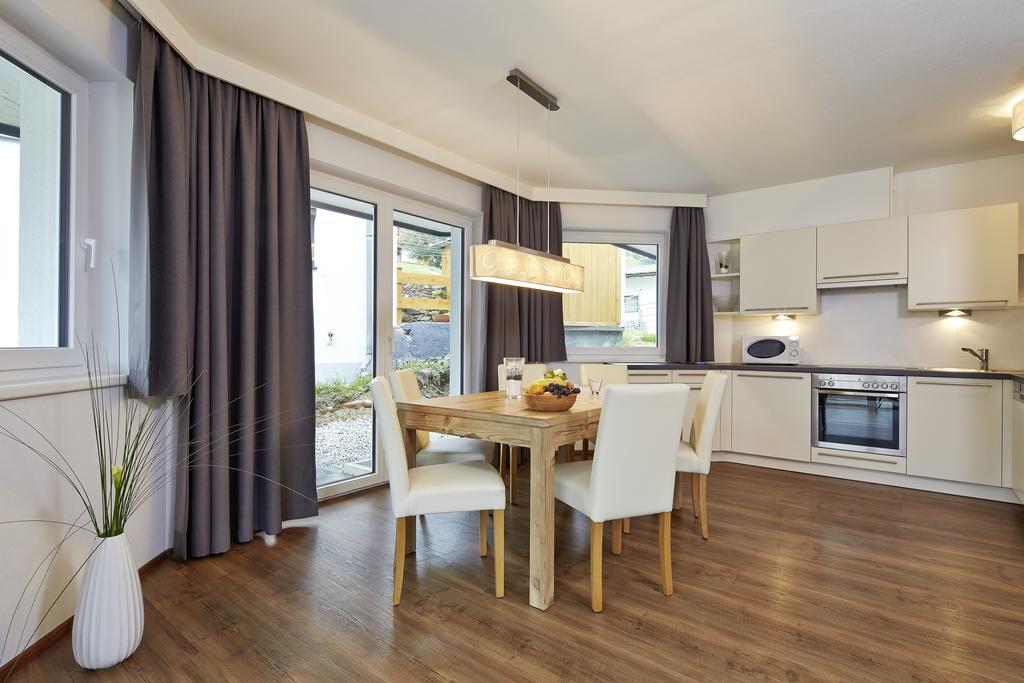 Alpendiamond Ski In & Bike Out Apartments Top 200, 400 & Penthouse 600 ゼルデン 部屋 写真