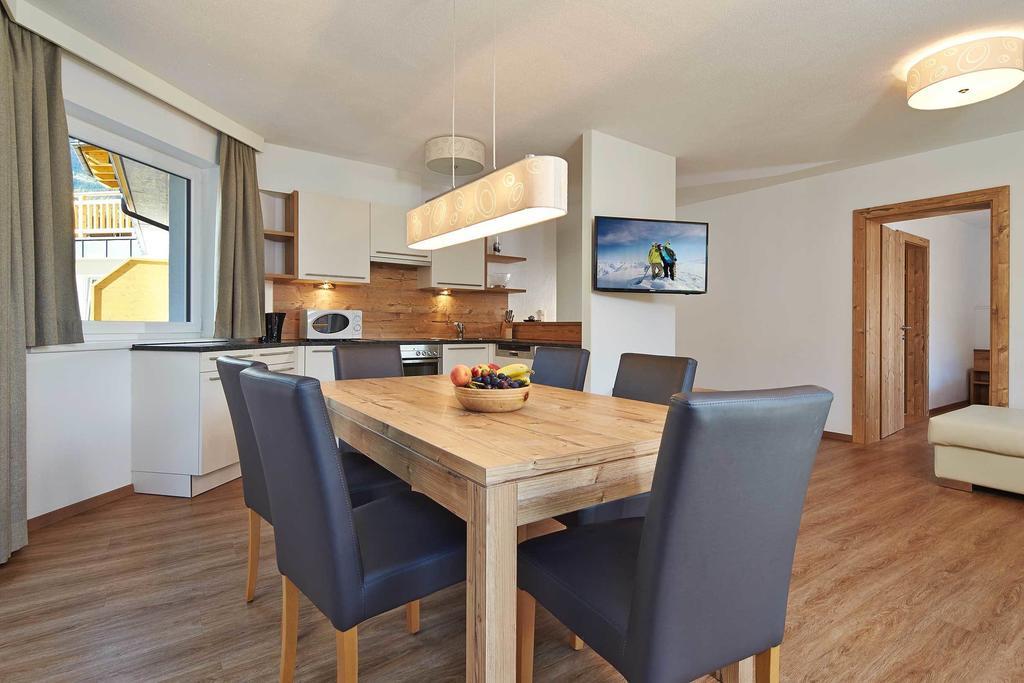 Alpendiamond Ski In & Bike Out Apartments Top 200, 400 & Penthouse 600 ゼルデン 部屋 写真